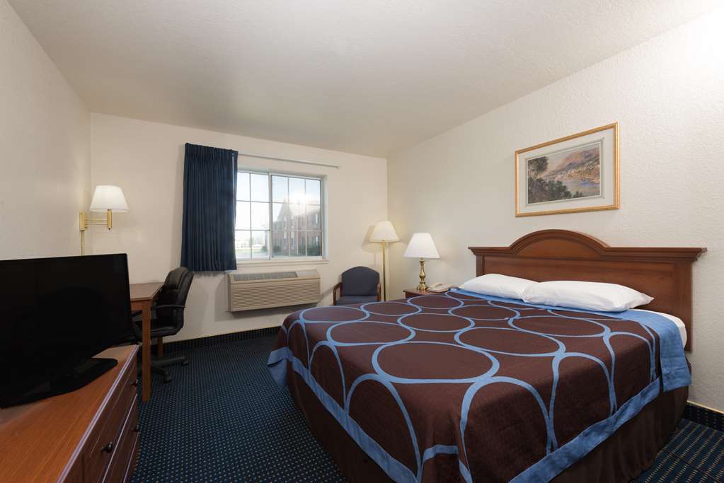 Super 8 By Wyndham Greenfield Chambre photo